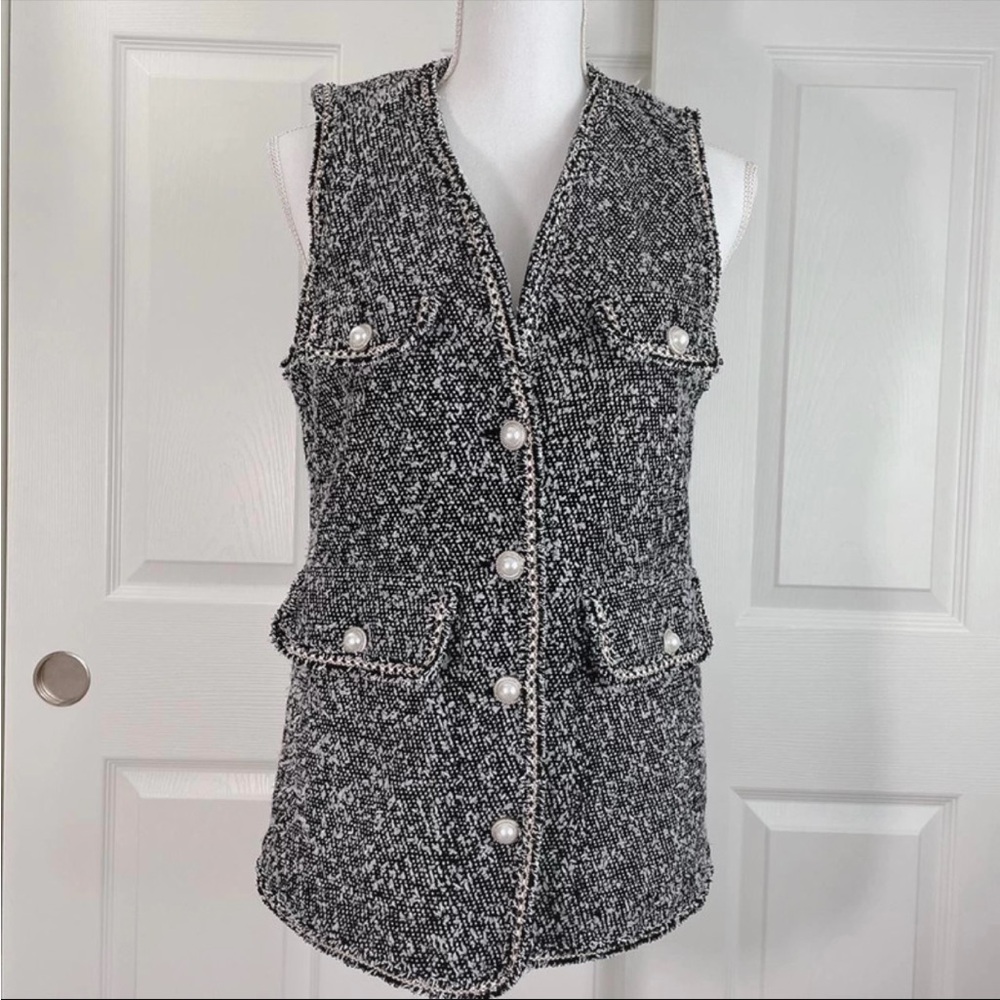 Urban Revivo Gray and black tweed vest with pearl buttons